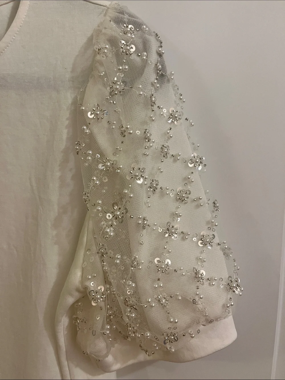 Banana Republic White Beaded Puff Sleeve Top